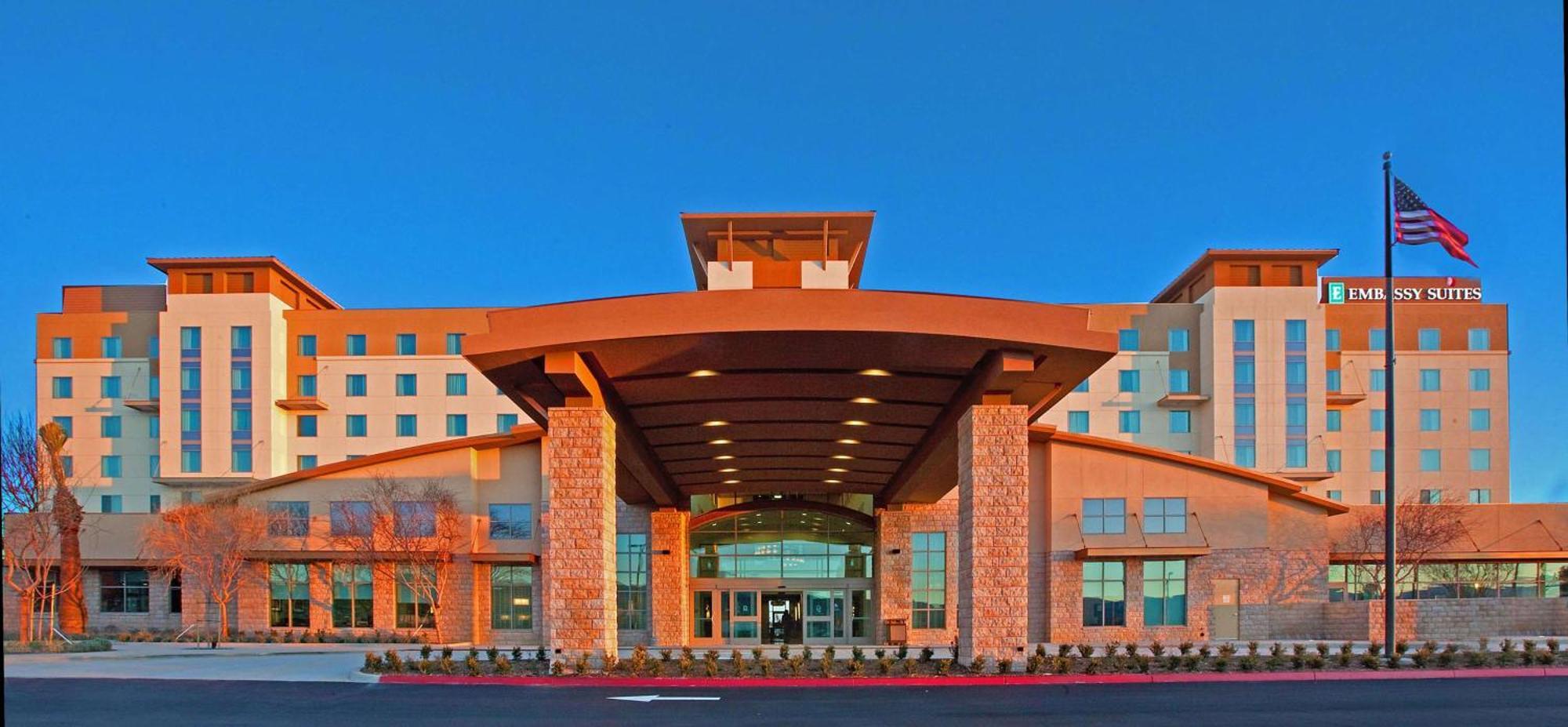 Embassy Suites Palmdale Exterior photo